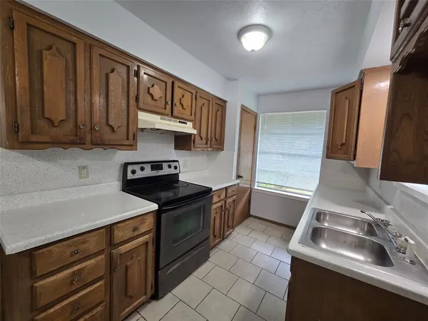 $1,875 | 509 Arbor Lane, Lancaster, TX 75134
