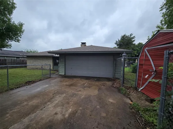 $1,875 | 509 Arbor Lane, Lancaster, TX 75134