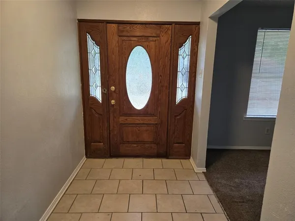 $1,875 | 509 Arbor Lane, Lancaster, TX 75134