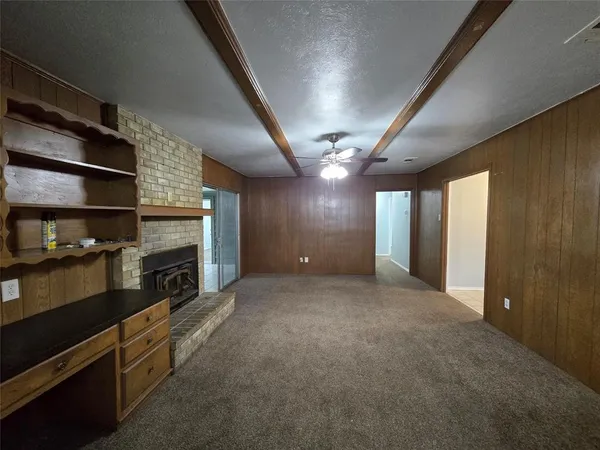 $1,875 | 509 Arbor Lane, Lancaster, TX 75134