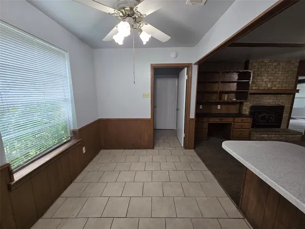 $1,875 | 509 Arbor Lane, Lancaster, TX 75134