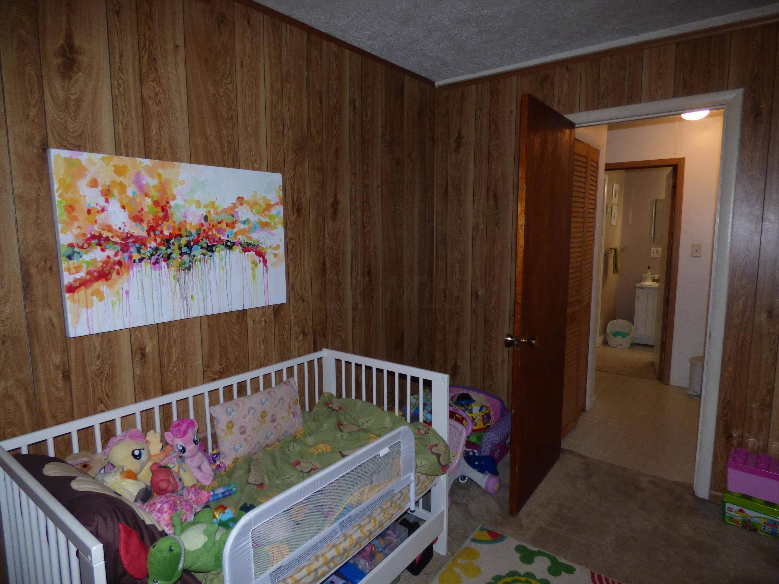 2568 Abington Road Columbus, OH 43231 - Photo 8 of 30