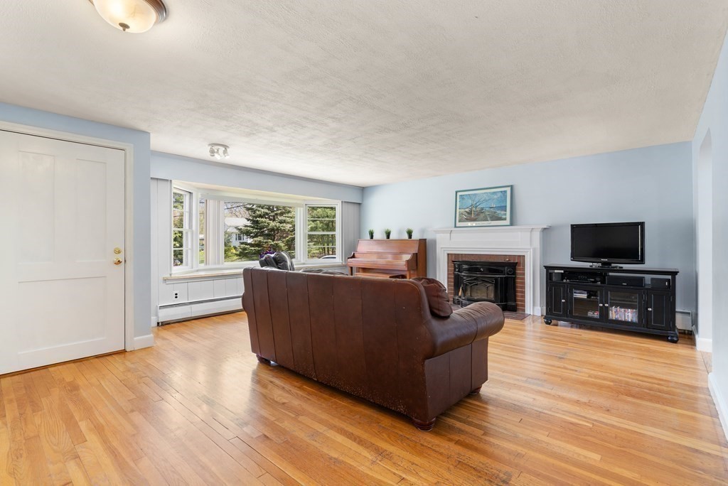 1 Woodcliff Road Canton, MA 02021 - Photo 5 of 29 Gallery Image 5