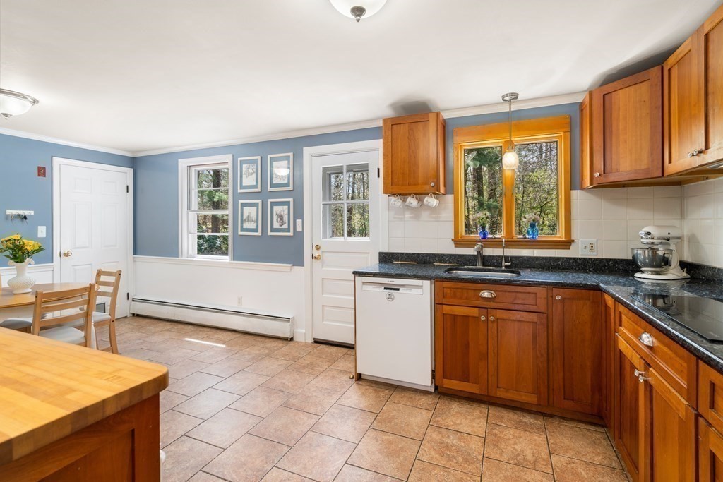 1 Woodcliff Road Canton, MA 02021 - Photo 8 of 29 Gallery Image 8