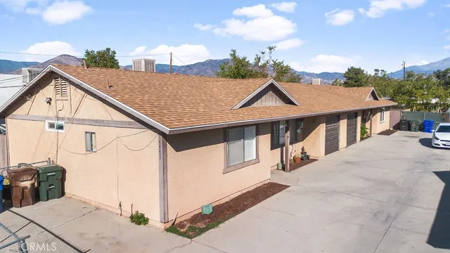 a view of house and outdoor space