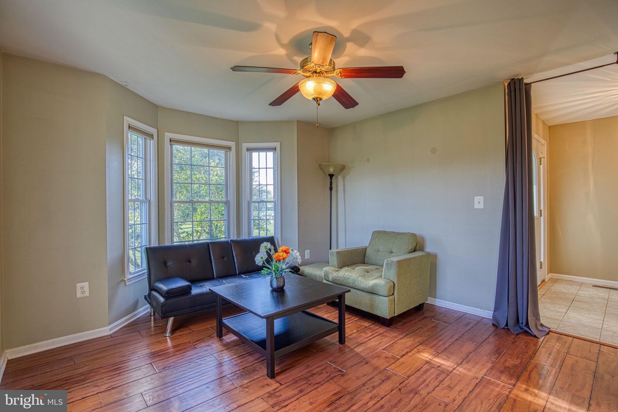 5415 Jericho Road Ruther Glen, VA 22546 - Photo 5 of 44 LIVING ROOM