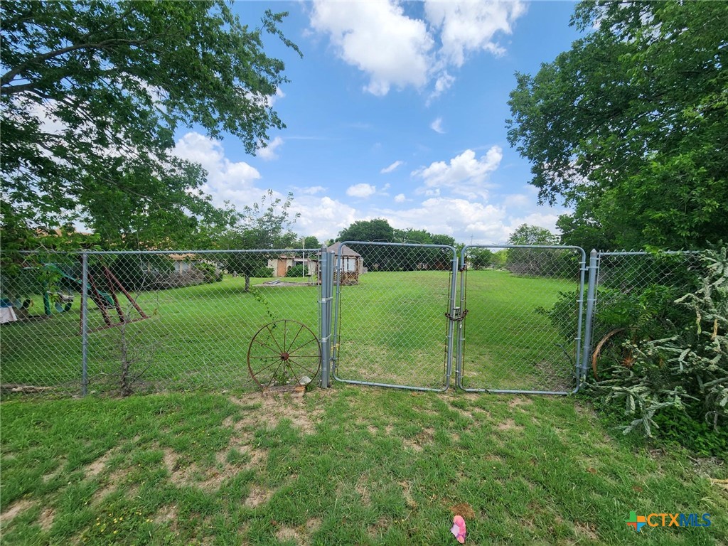 601 North Rhomberg Street Burnet, TX 78611 - Photo 39 of 42 a view of a park