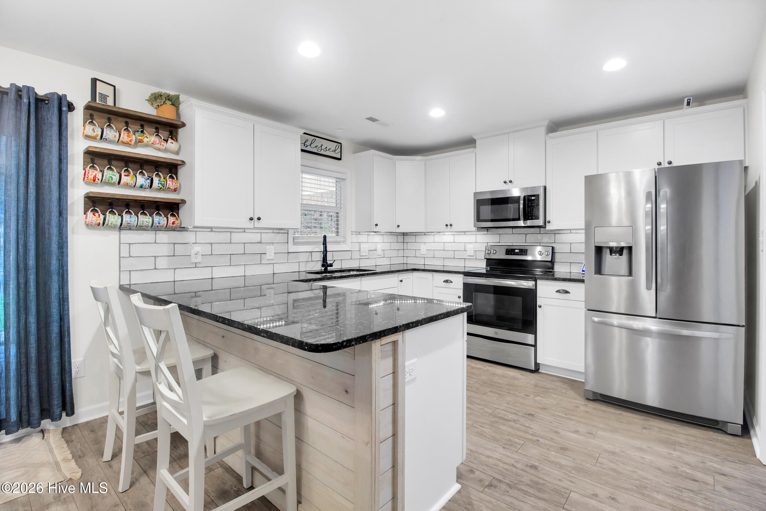 334 Station House Road New Bern, NC 28562 - Photo 11 of 43 Kitchen