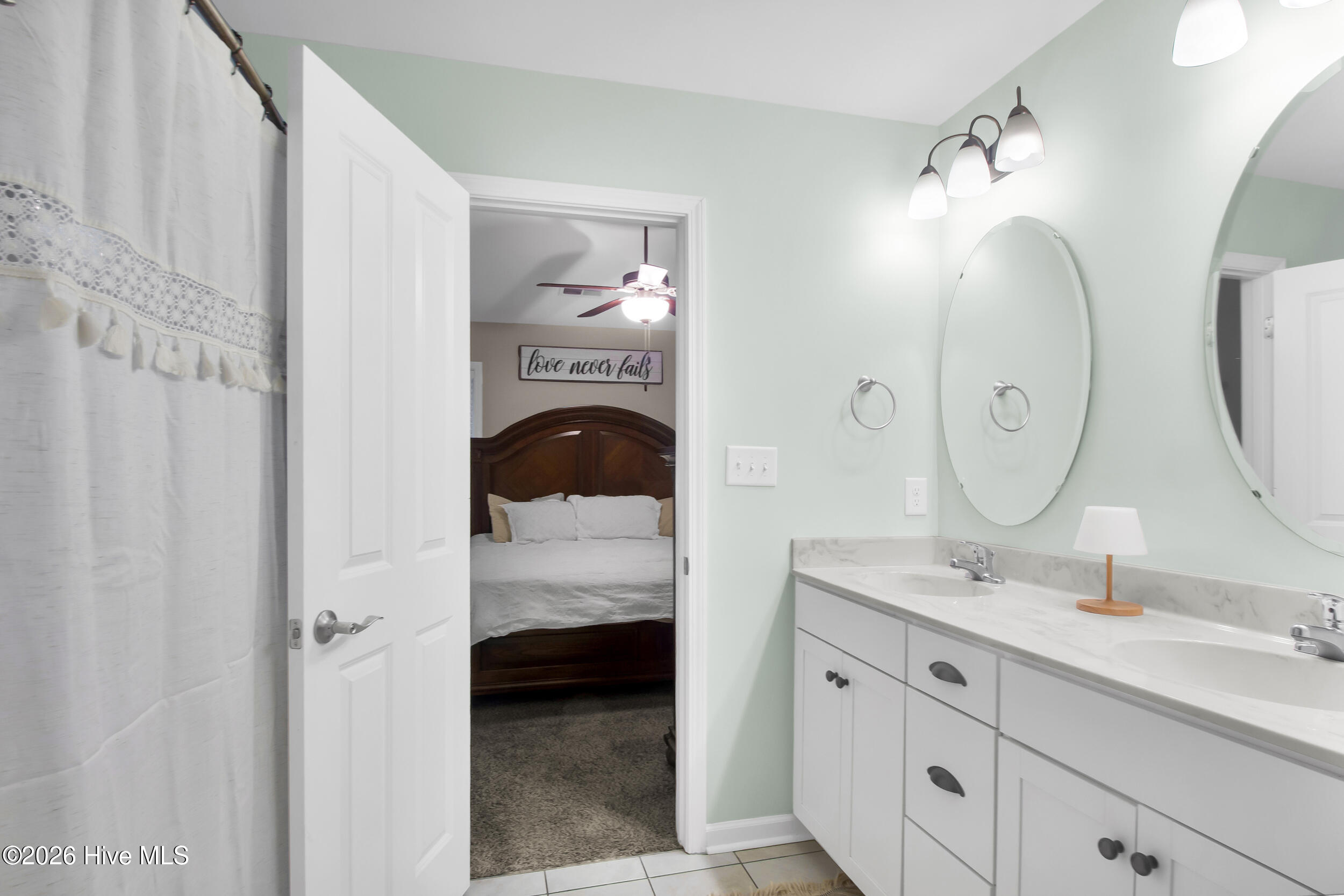 334 Station House Road New Bern, NC 28562 - Photo 17 of 43 Primary Bathroom