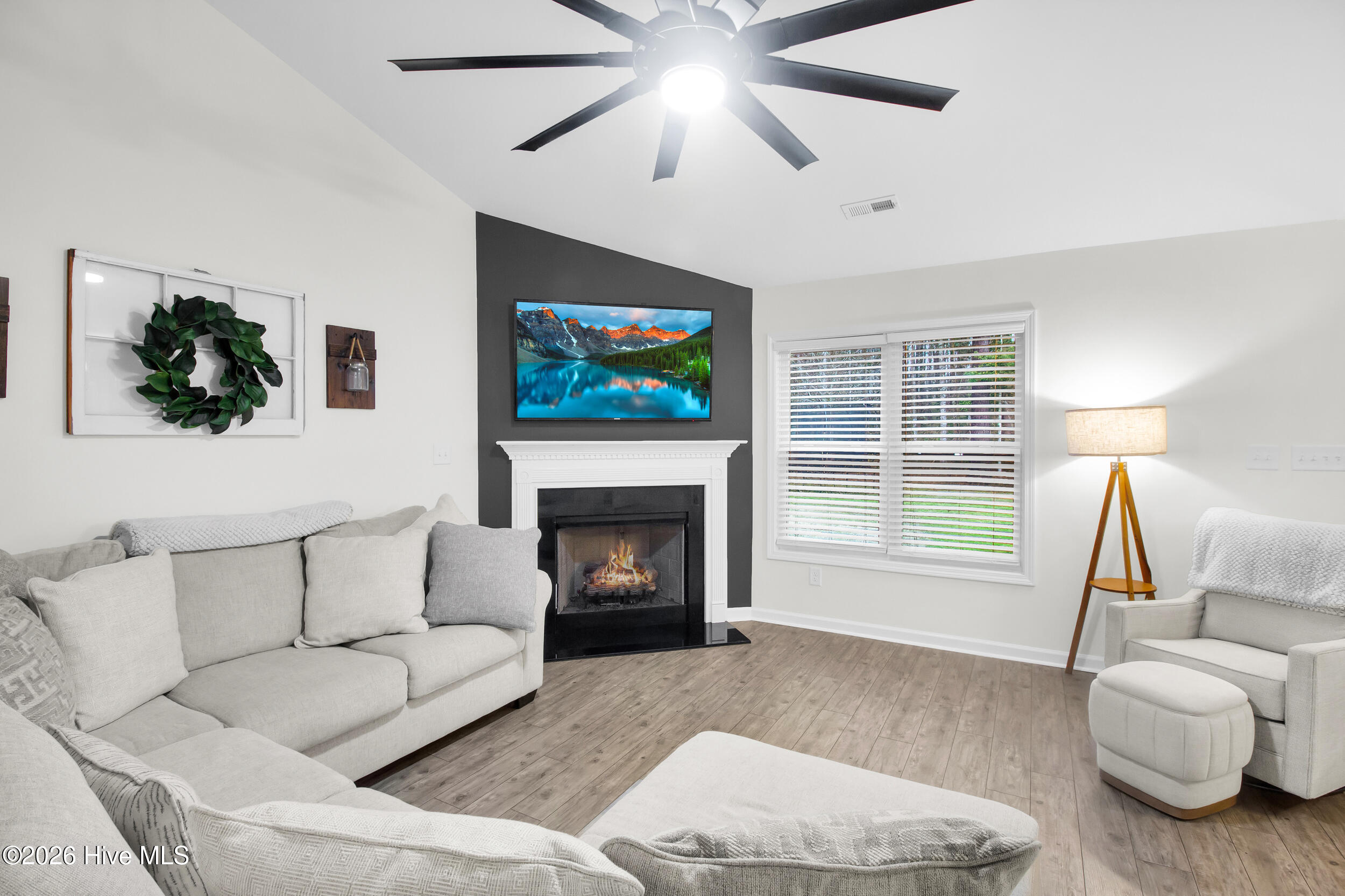 334 Station House Road New Bern, NC 28562 - Photo 6 of 43 Livingroom