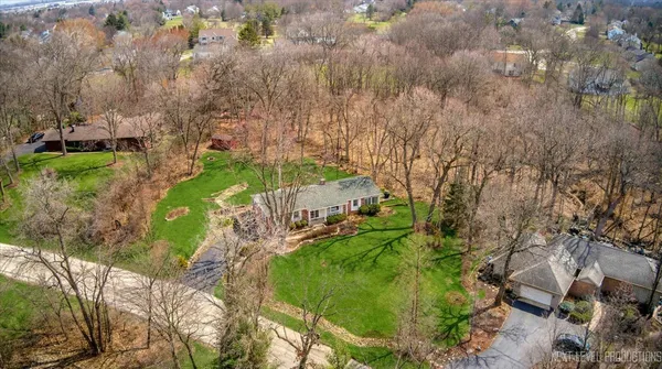 $425,000 | 36W474 Hickory Hollow Drive, Dundee, IL 60123