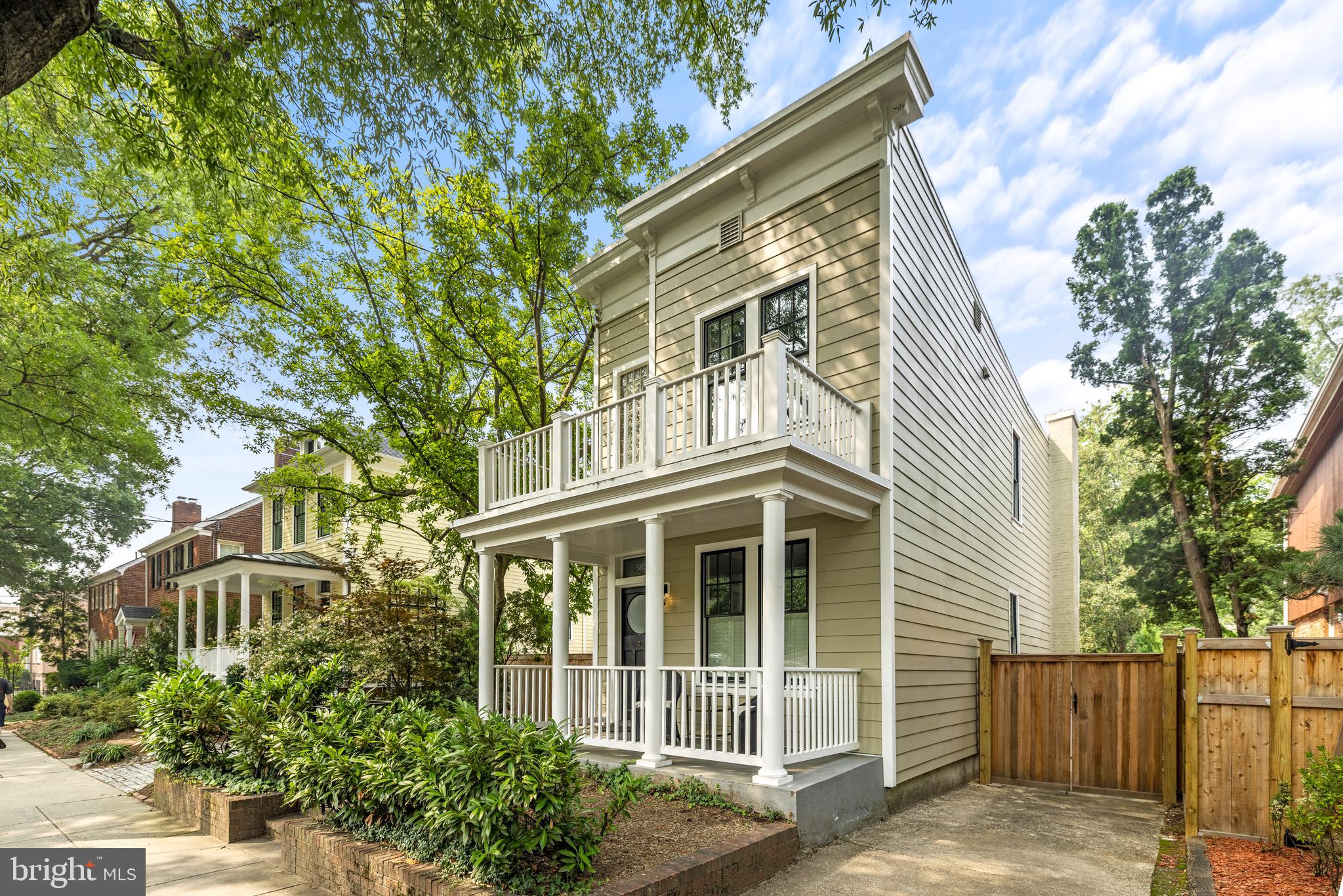 5212 MacArthur Boulevard Northwest Washington, DC 20016 - Photo 2 of 58