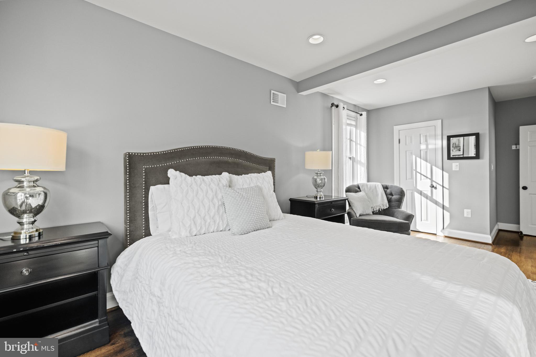 5212 MacArthur Boulevard Northwest Washington, DC 20016 - Photo 35 of 58