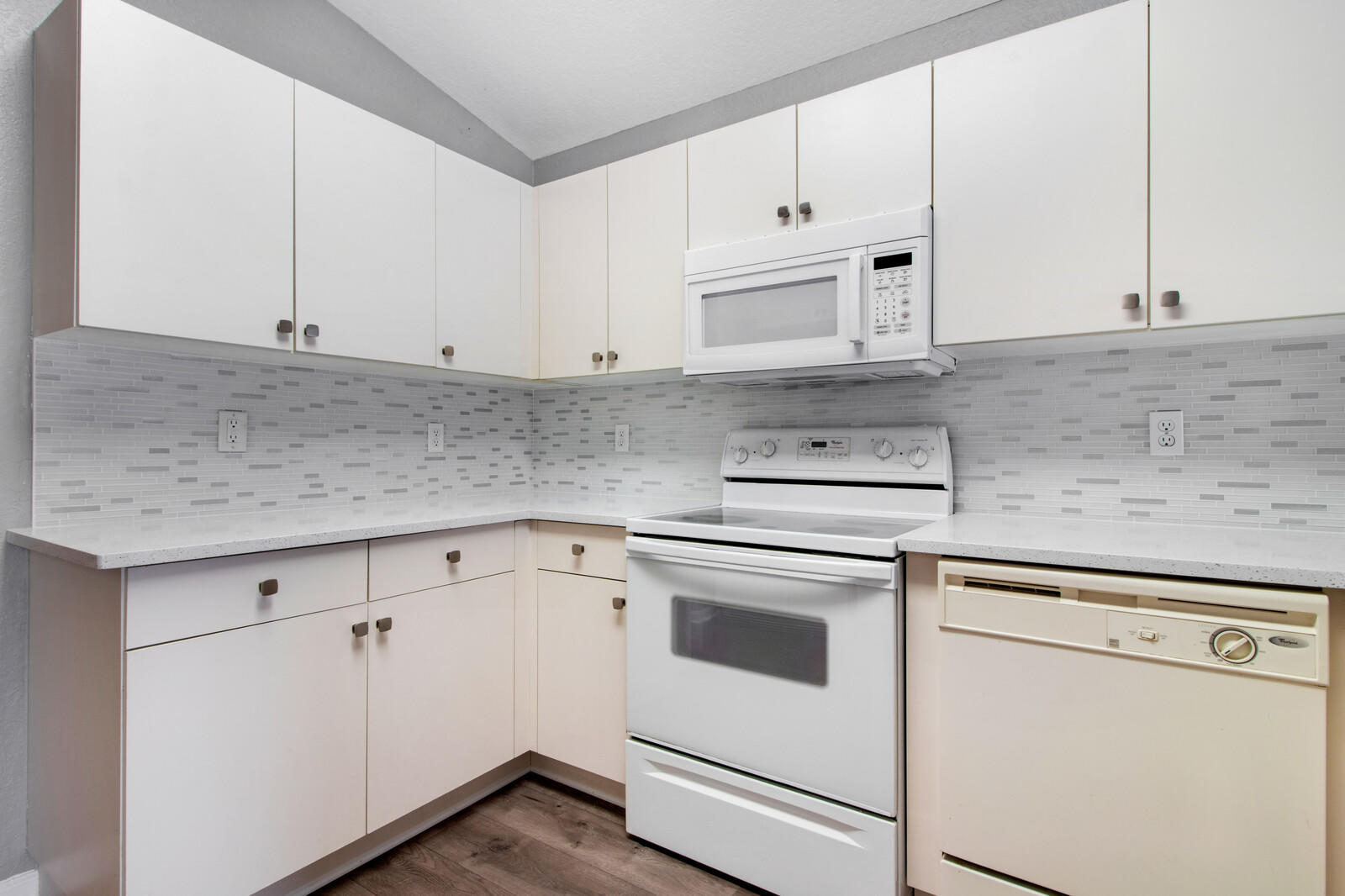 6063 Adriatic Way Greenacres, FL 33413 - Photo 15 of 33 Kitchen