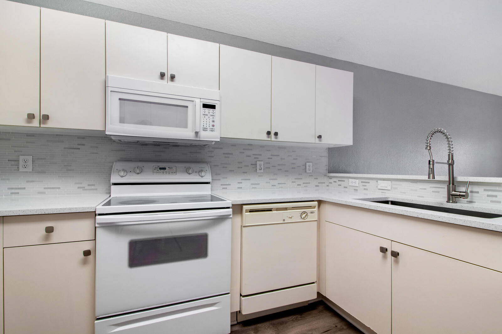 6063 Adriatic Way Greenacres, FL 33413 - Photo 17 of 33 Kitchen