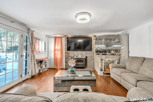 $625,000 | 256 Nichols Avenue, Shelton, CT 06484