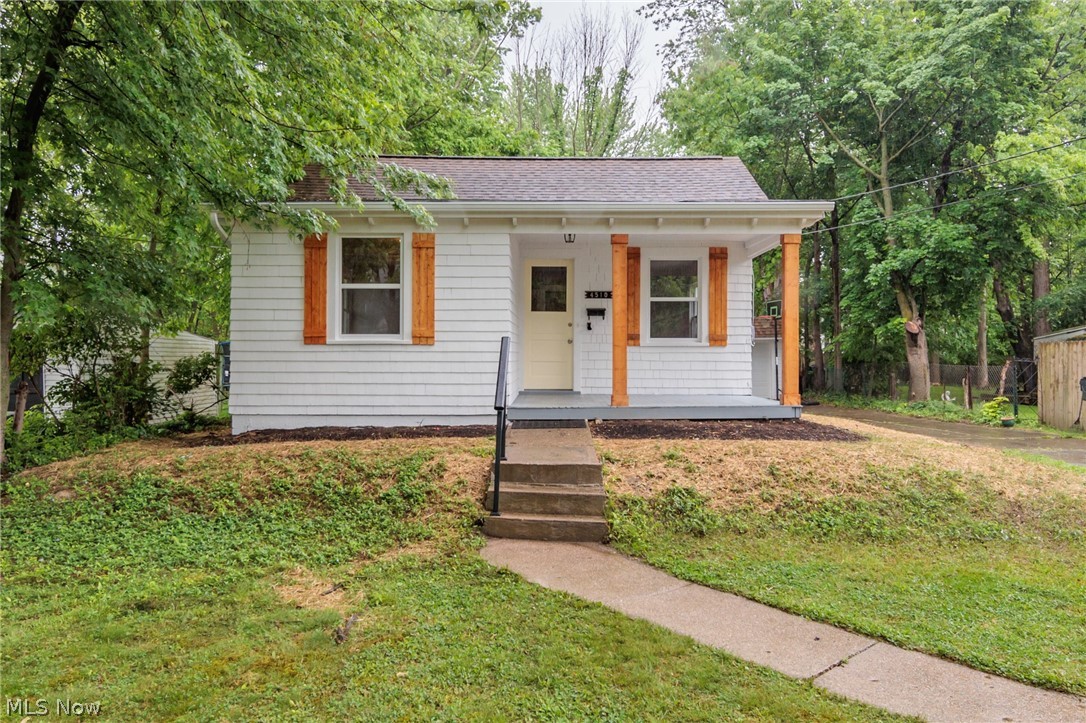 4510 East Berwald Road Cleveland, OH 44121 - Photo 2 of 47 Gallery Image 2