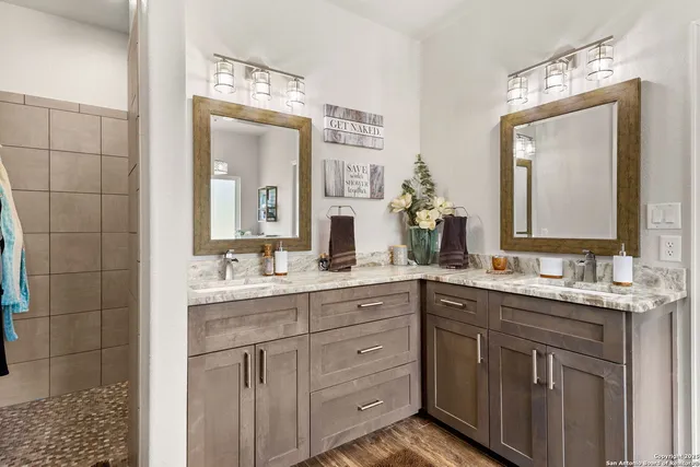 $649,000 | 494 Flash Circle, Luling, TX 78648