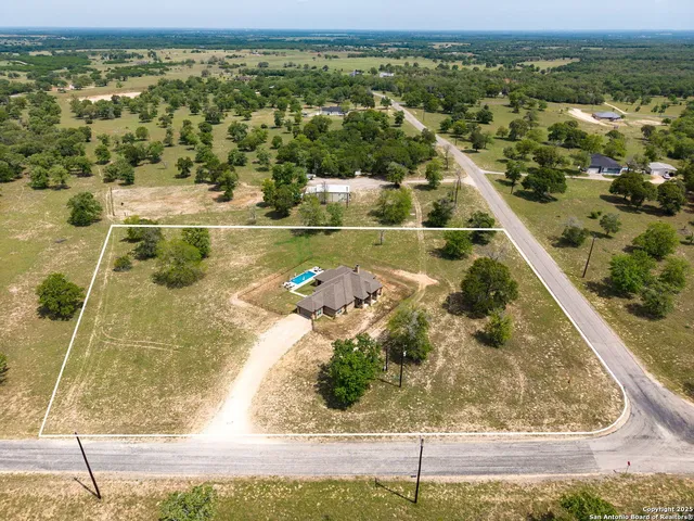 $649,000 | 494 Flash Circle, Luling, TX 78648