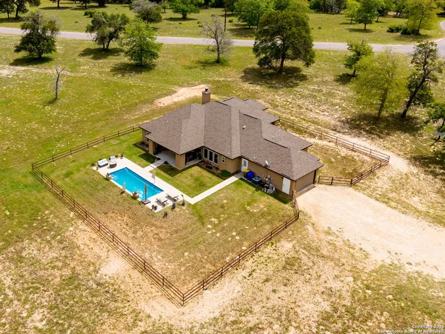 $649,000 | 494 Flash Circle, Luling, TX 78648
