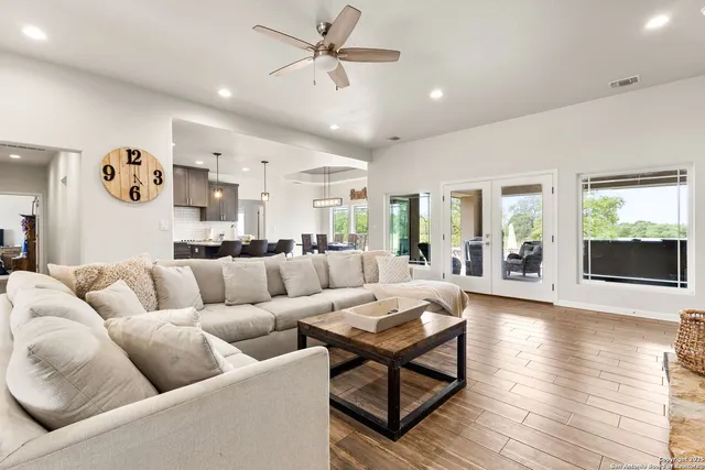 $649,000 | 494 Flash Circle, Luling, TX 78648