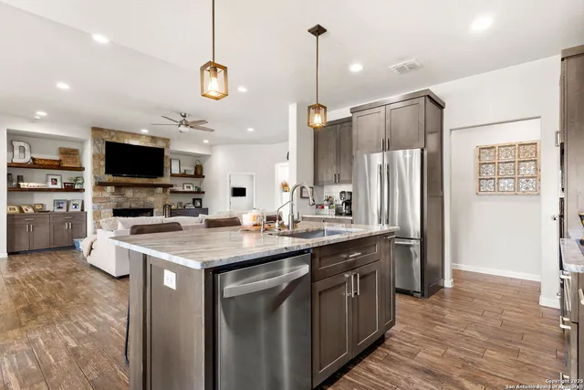 $649,000 | 494 Flash Circle, Luling, TX 78648