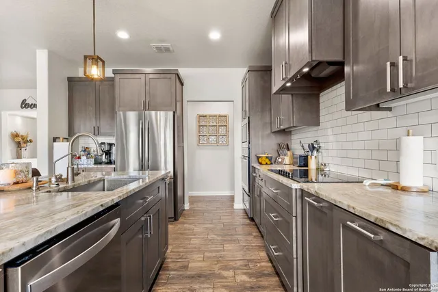 $649,000 | 494 Flash Circle, Luling, TX 78648