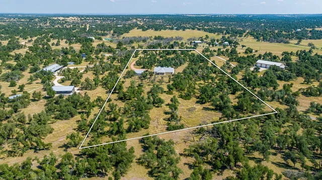 $998,000 | 1282 Vintage Oaks Drive, Fredericksburg, TX 78624