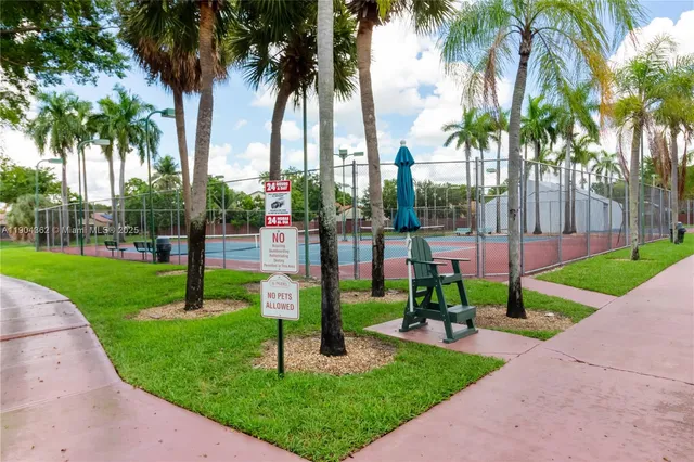 $2,321 | 17200 Northwest 64th Avenue, Unit 22110, Hialeah, FL 33015