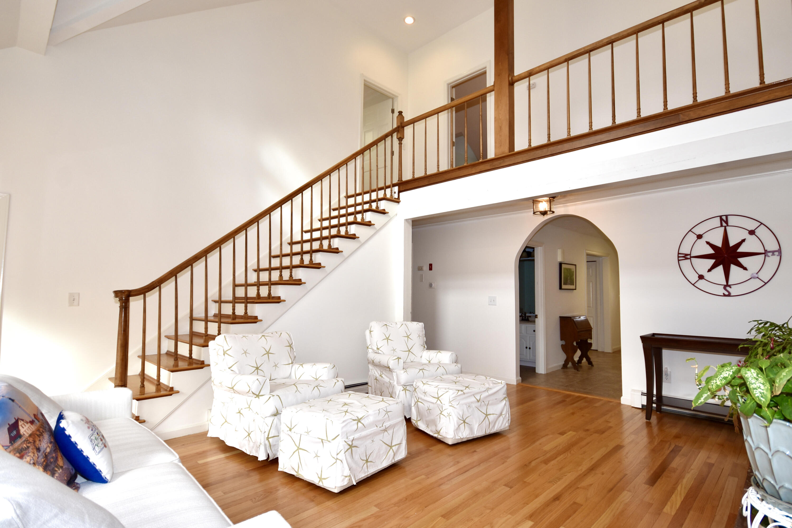 27 Popple Bottom Road Sandwich, MA 02563 - Photo 14 of 40 FullFam:stairs