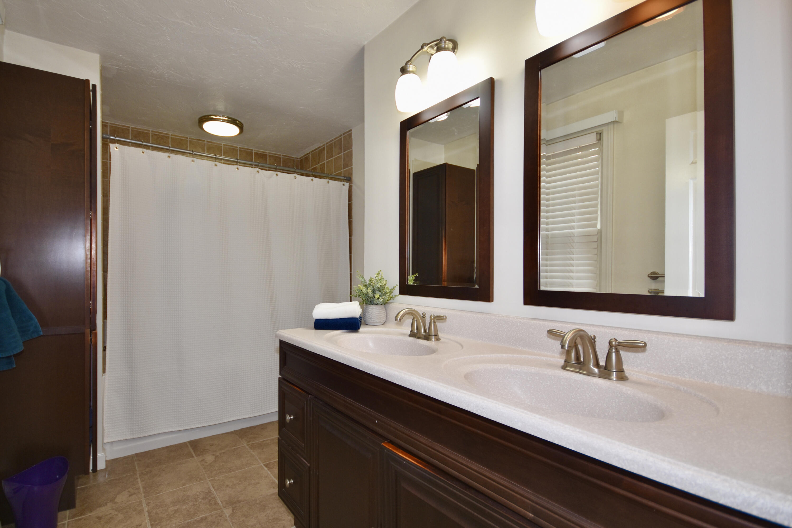 27 Popple Bottom Road Sandwich, MA 02563 - Photo 22 of 40 Master Bath