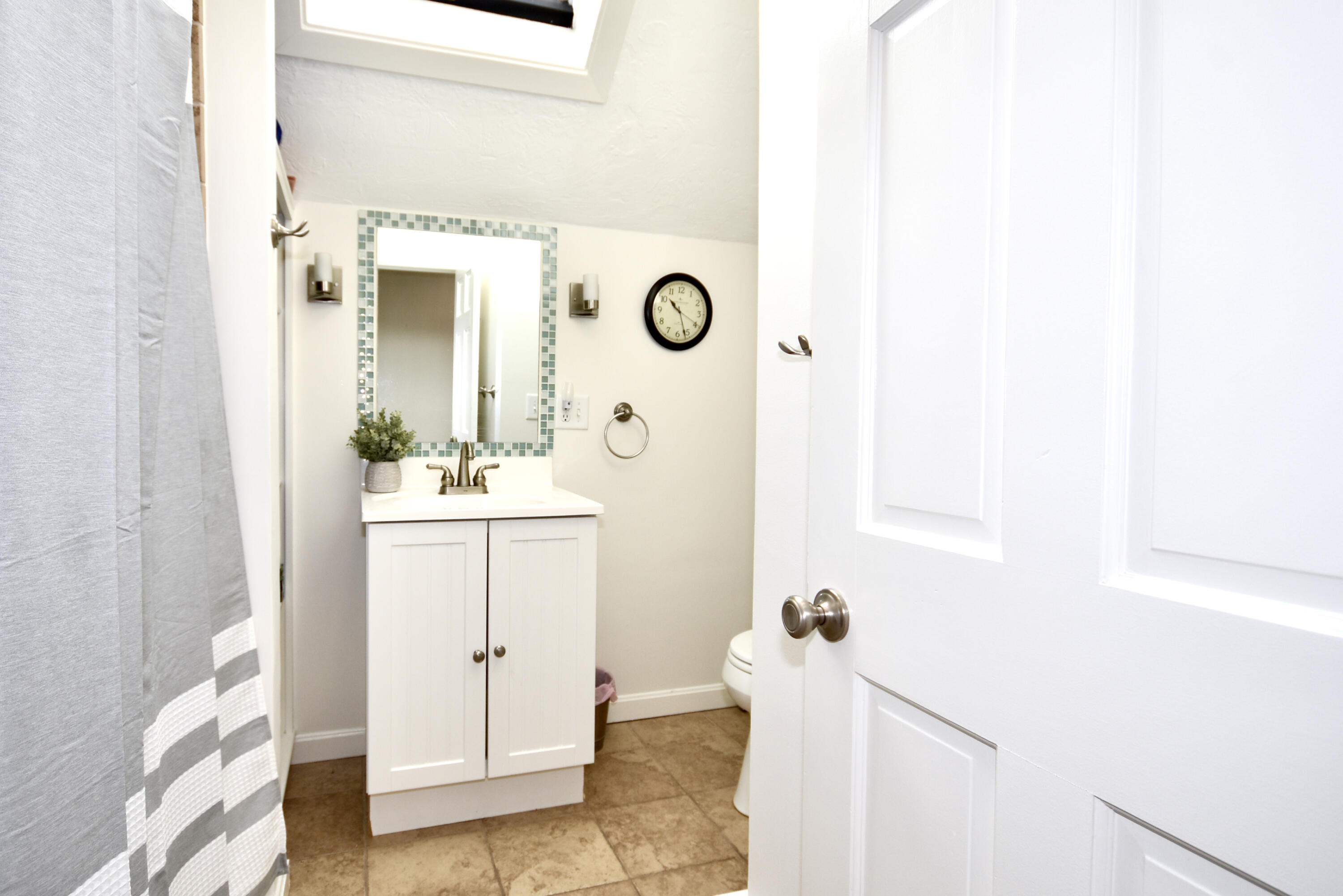 27 Popple Bottom Road Sandwich, MA 02563 - Photo 30 of 40 Upstairs Full bath
