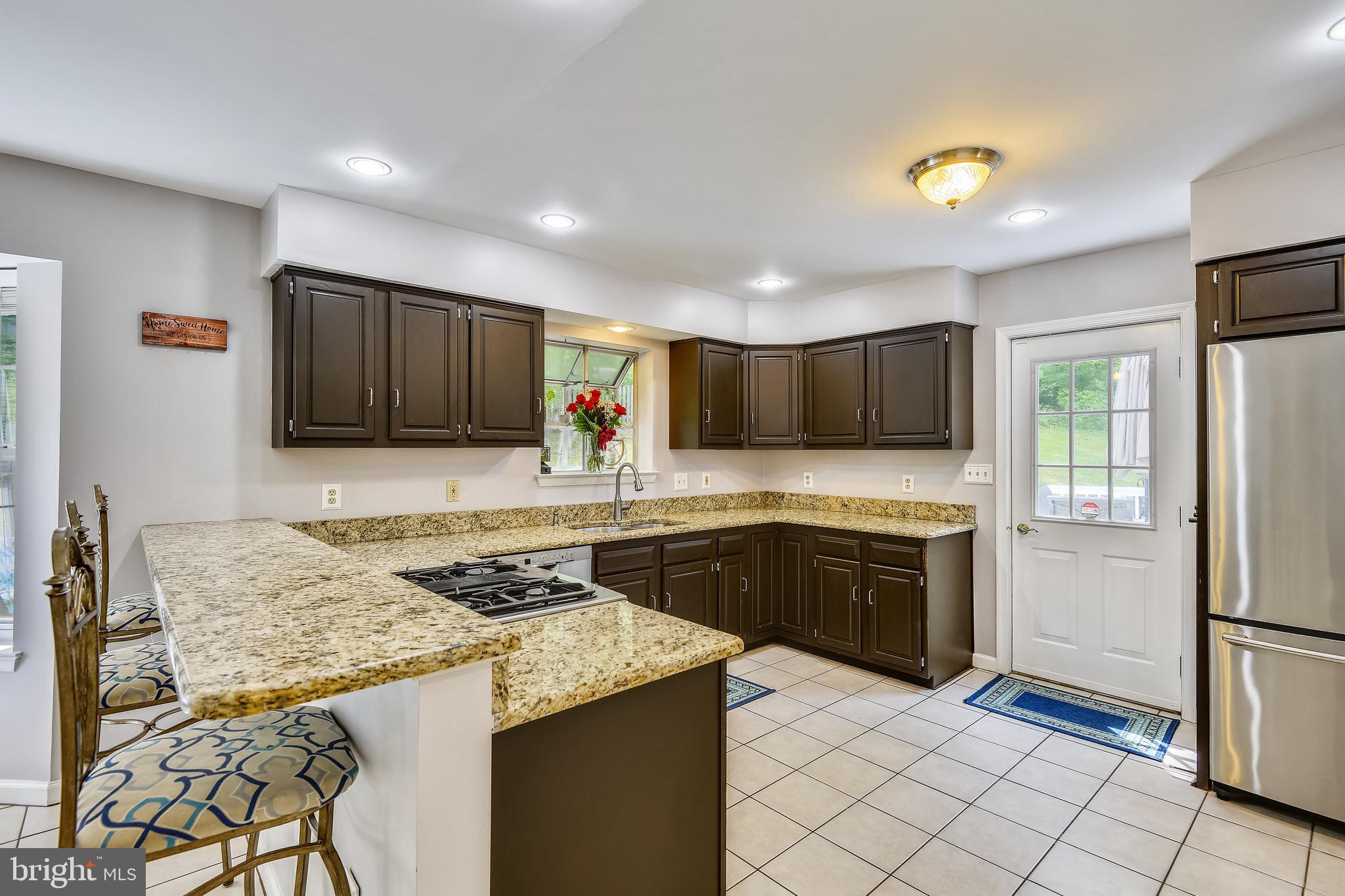 73 Sheridan Road Arnold, MD 21012 - Photo 12 of 35 Stainless appliances.