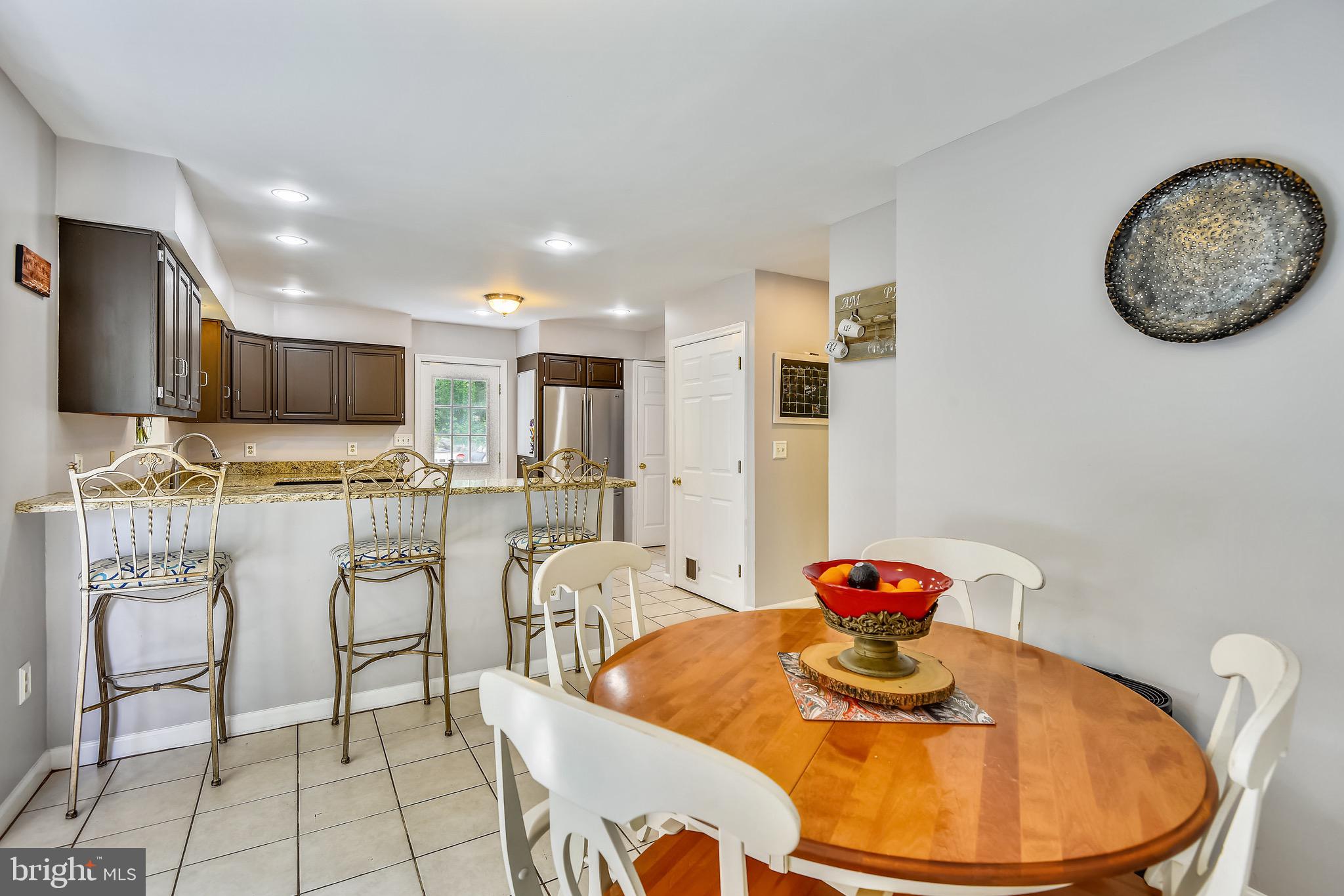 73 Sheridan Road Arnold, MD 21012 - Photo 15 of 35 Dine in kitchen.