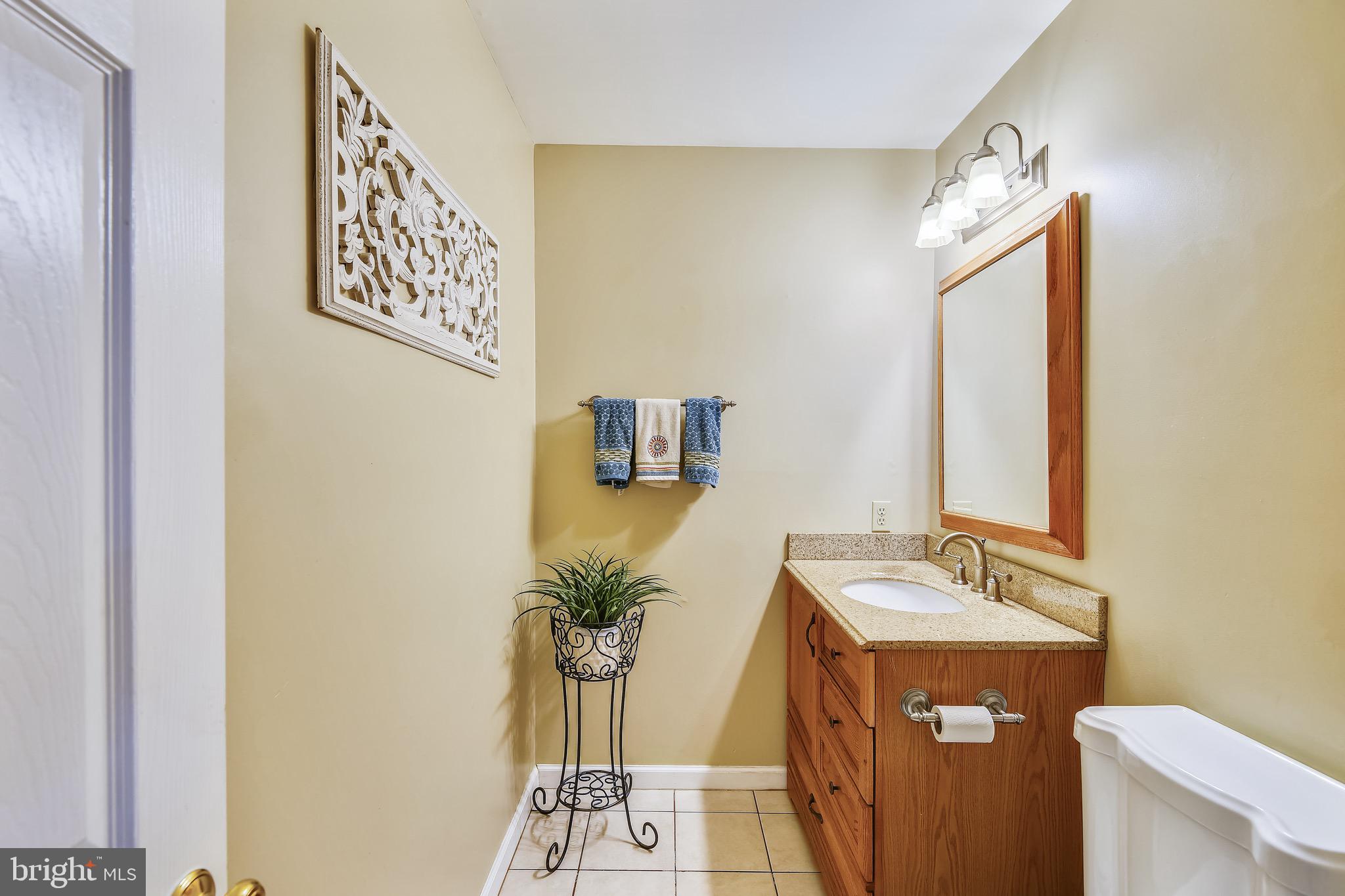 73 Sheridan Road Arnold, MD 21012 - Photo 20 of 35 Half bath on main level.