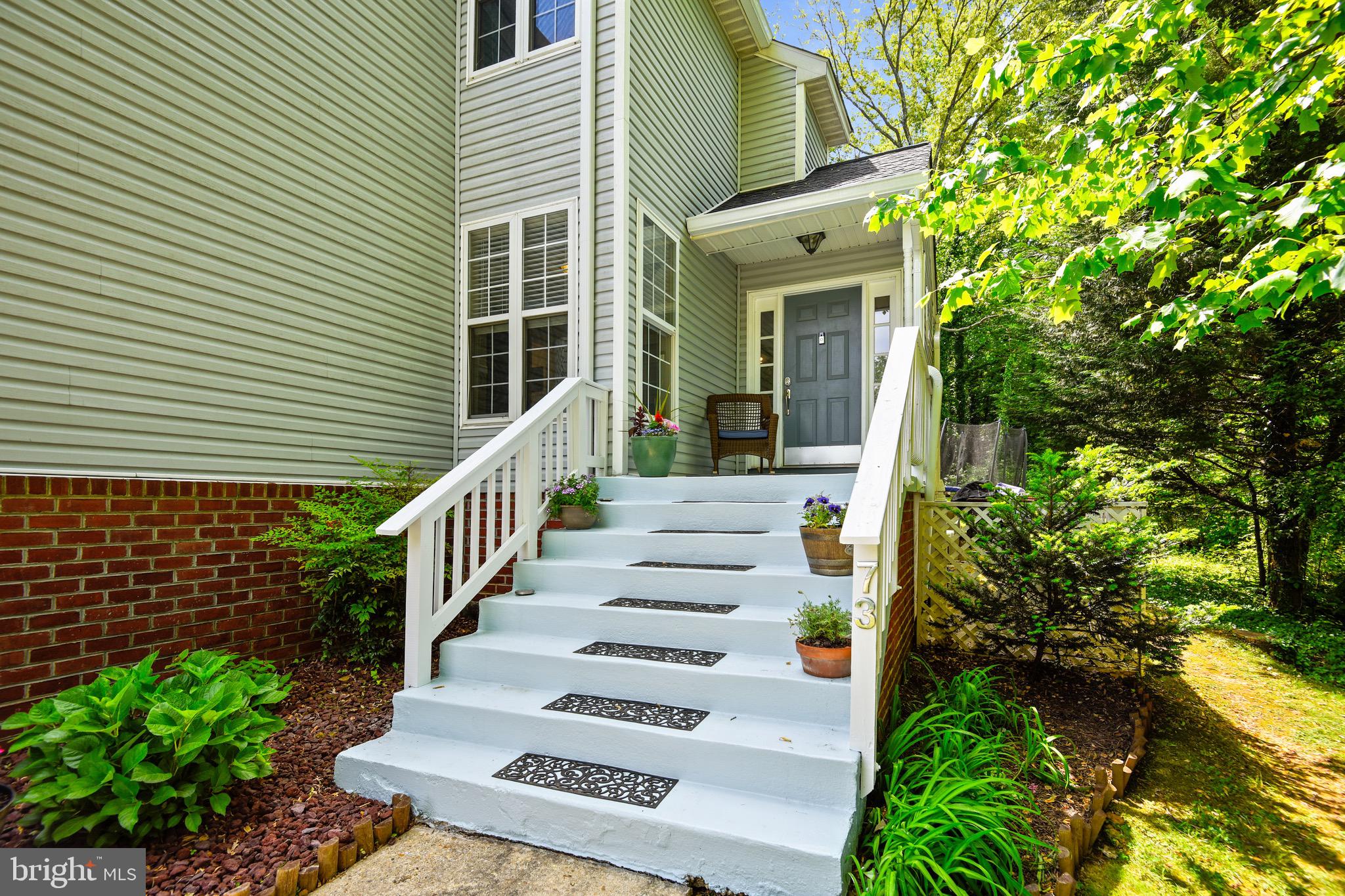 73 Sheridan Road Arnold, MD 21012 - Photo 3 of 35 Freshly painted railings and steps.