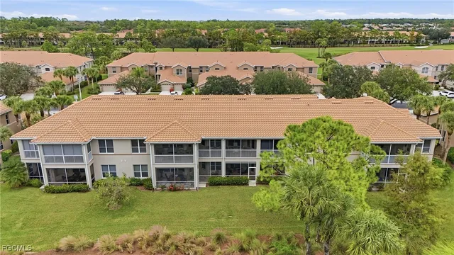 $585,000 | 8458 Radcliffe Terrace, Unit 202, Naples, FL 34120