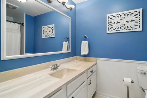 $569,000 | 719 East Hackberry Drive, Arlington Heights, IL 60004