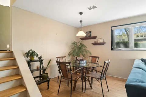 $569,000 | 719 East Hackberry Drive, Arlington Heights, IL 60004