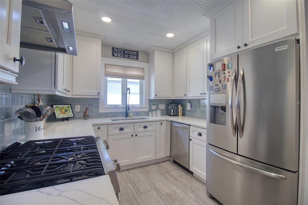 128 Edgewater Terrace Dunedin, FL 34698 - Photo 18 of 59