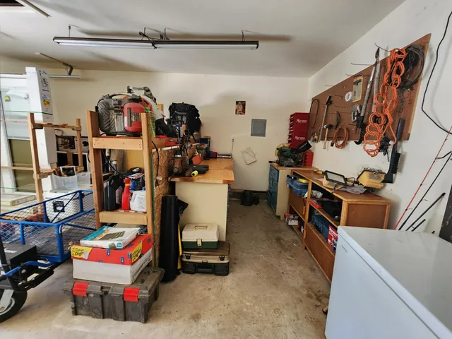 a view of back yard of the house