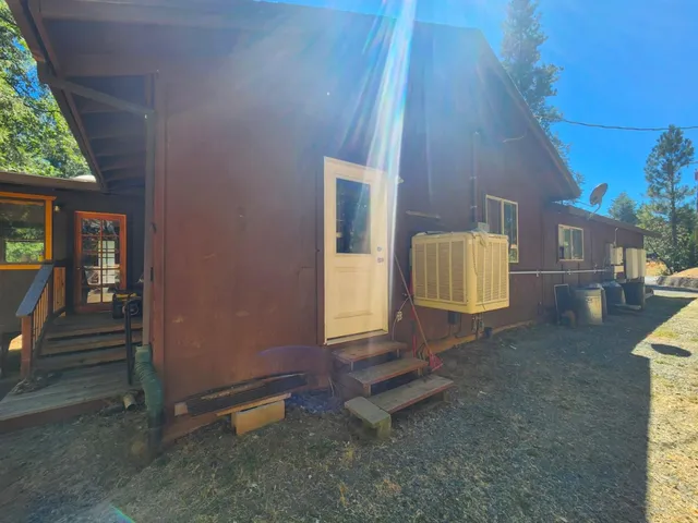 $390,000 | 22256 Valley View Court, Pine Grove, CA 95665