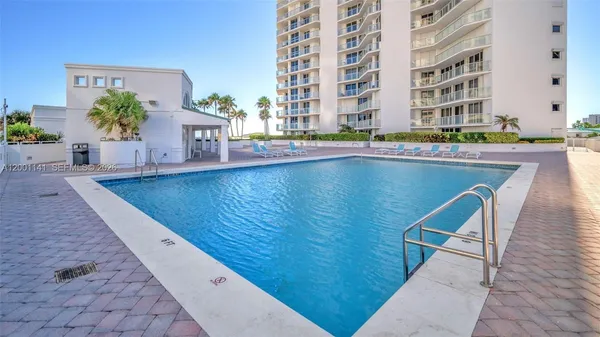 $6,000 | 16485 Collins Avenue, Unit 932, Sunny Isles Beach, FL 33160