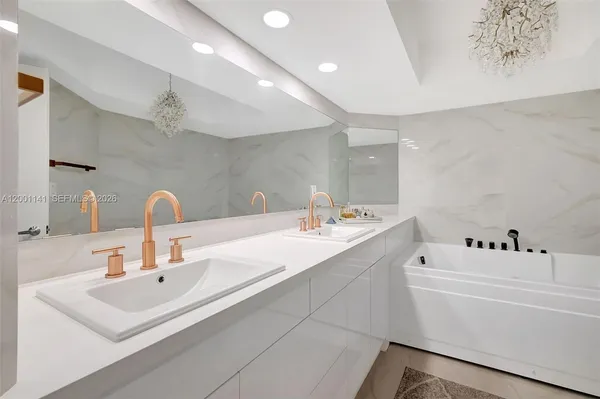 $6,000 | 16485 Collins Avenue, Unit 932, Sunny Isles Beach, FL 33160