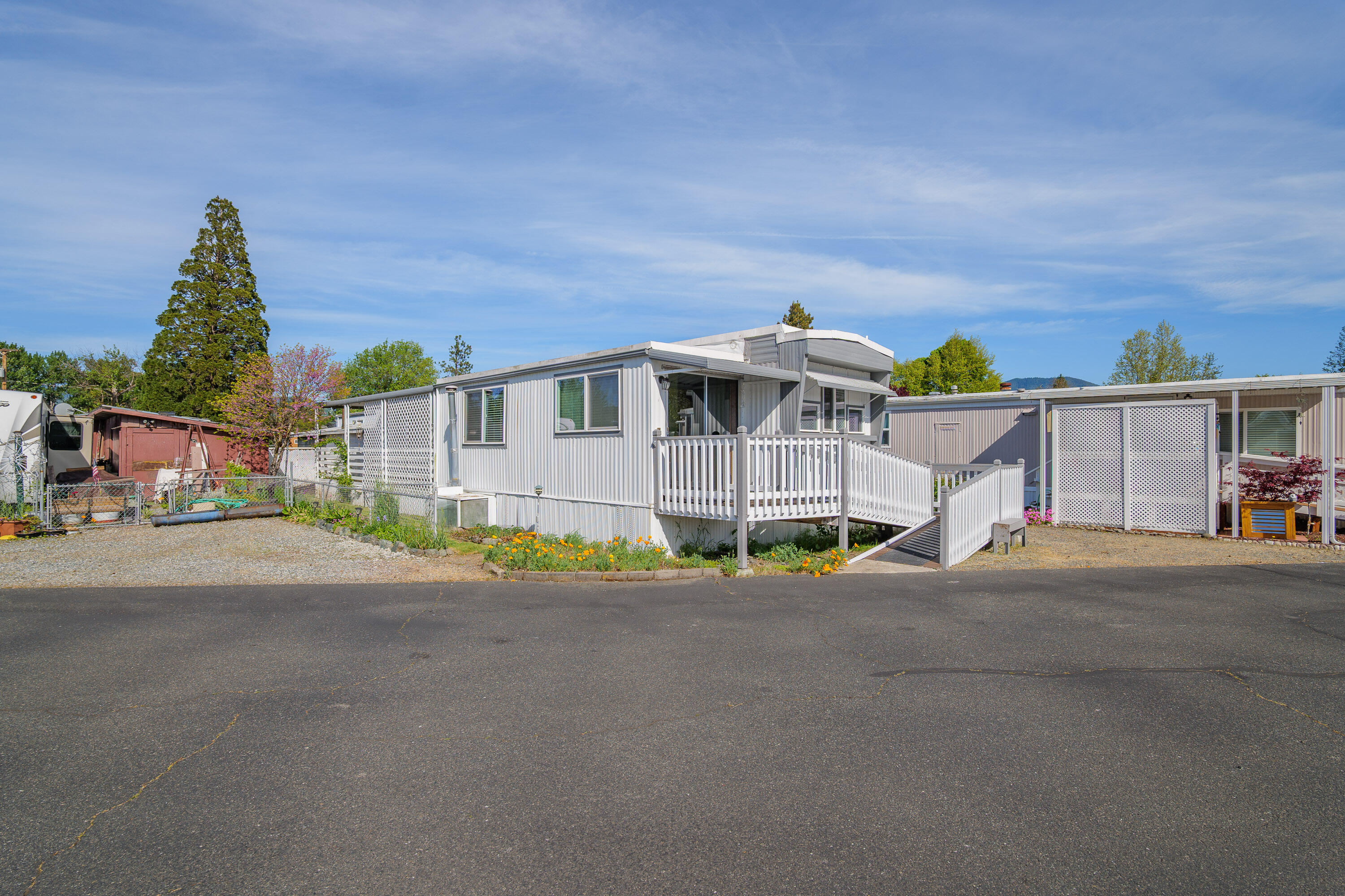 1241 Dowell Road, Unit 28 Grants Pass, OR 97527 - Photo 27 of 27 1241DowellRd#28-027