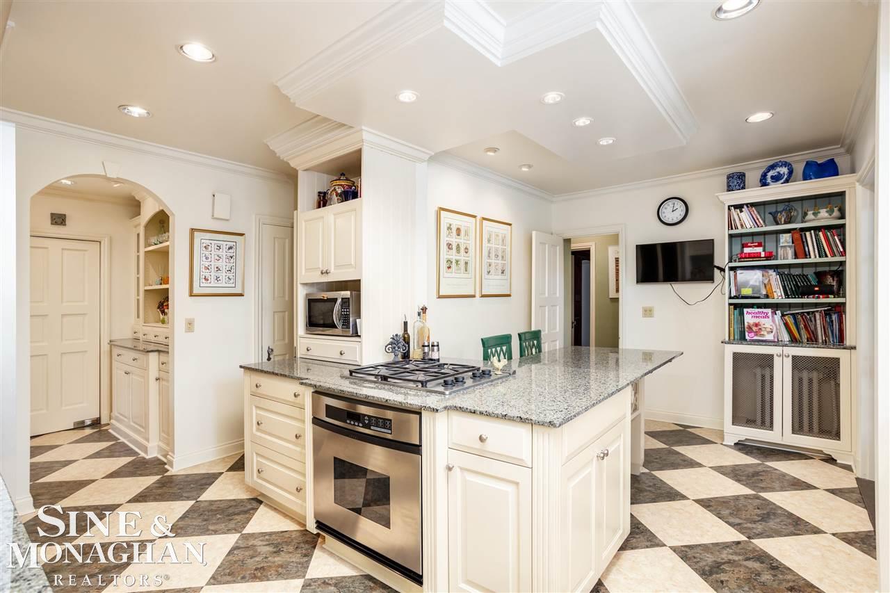 707 Trombley Road Grosse Pointe, MI 48230 - Photo 28 of 61 Kitchen