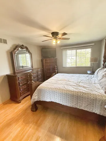 $295,900 | 8416 Stratford Drive, Tinley Park, IL 60487