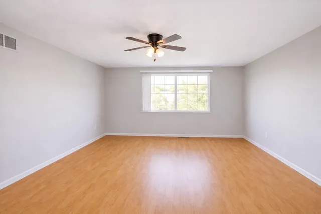 $295,900 | 8416 Stratford Drive, Tinley Park, IL 60487