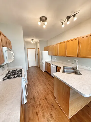 $295,900 | 8416 Stratford Drive, Tinley Park, IL 60487