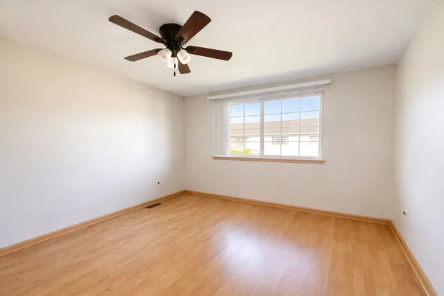 $295,900 | 8416 Stratford Drive, Tinley Park, IL 60487